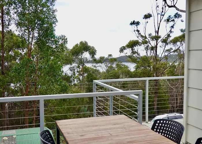 High View House - Views Over Pirates Bay