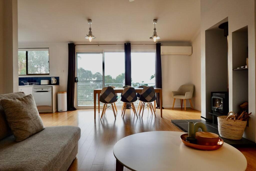 High View House - Views Over Pirates Bay *